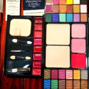 makeup kit 1 E-Daraz Pro Sales Artistic Colors Impression Makeup Kit