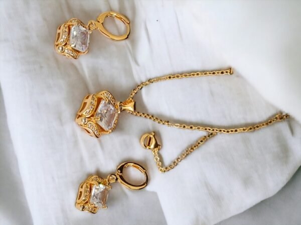 Earring Set 1 E-Daraz Pro Sales Handcrafted Gold-Plated Pendant Earrings Set